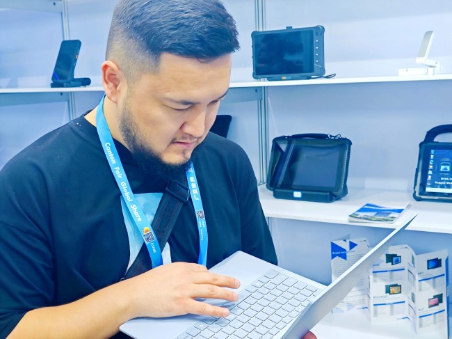 Les solutions montées sur véhicule renforcent les applications de la flotte et de la logistique