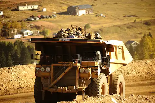 Comment un support de voiture de tablette de 10 pouces aide les opérations de mine