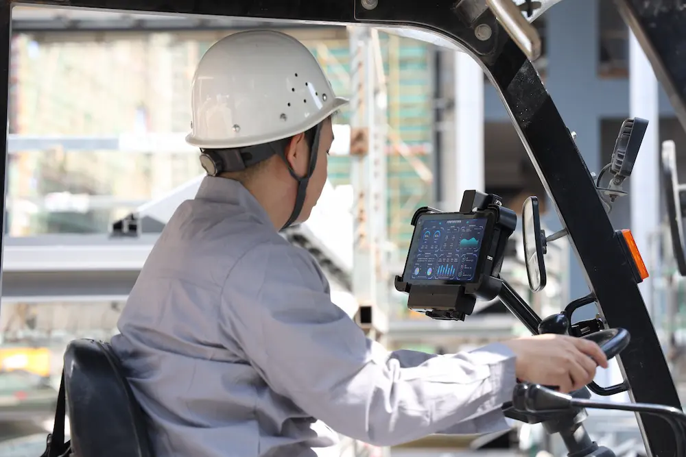 La sécurité d'abord: comment les tablettes automobiles transforment l'expérience de conduite